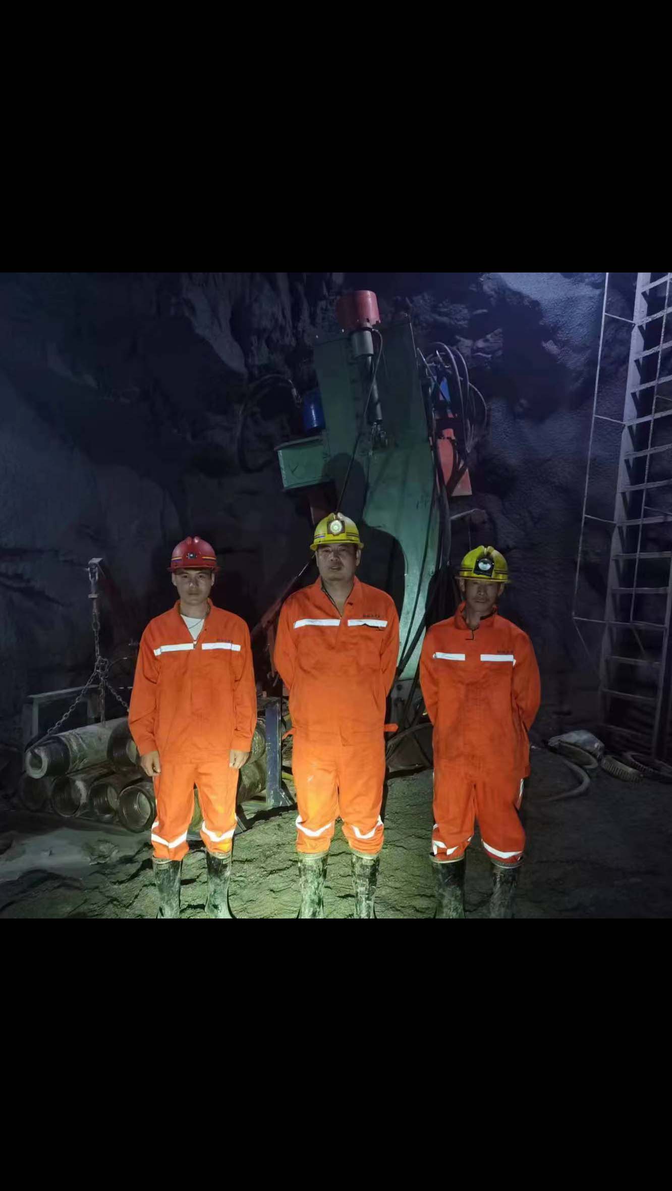 反井鉆機(jī)施工